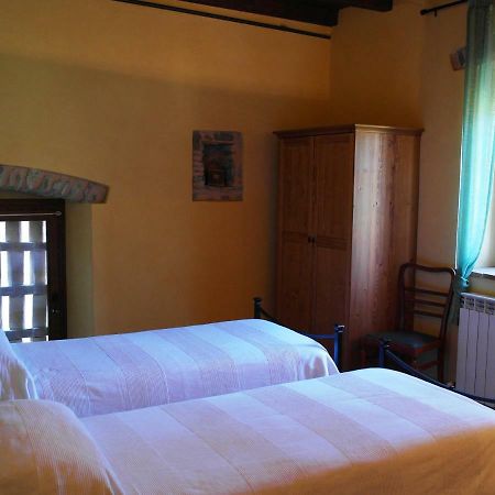 Ai Chiosi Affittacamere Pontremoli Exteriör bild
