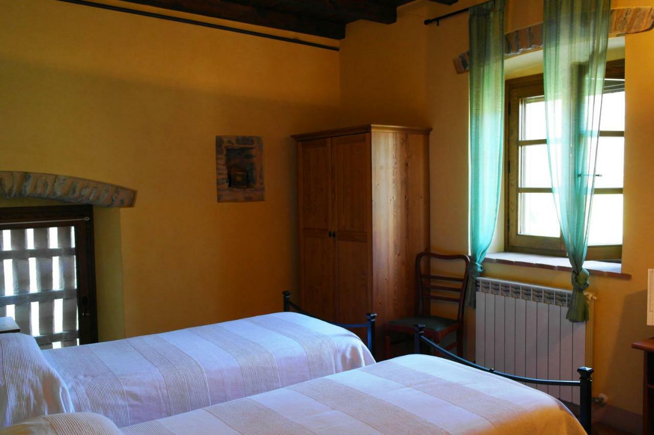 Ai Chiosi Affittacamere Pontremoli Exteriör bild