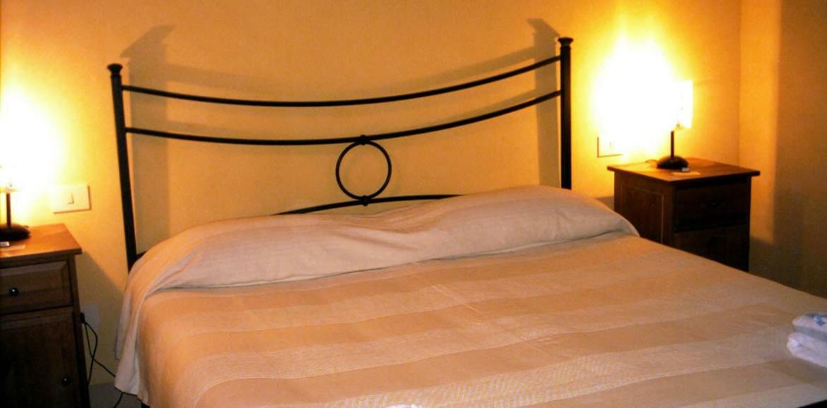 Ai Chiosi Affittacamere Pontremoli Exteriör bild